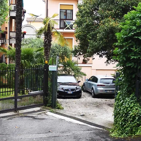 Colorful Nest Apartment Desenzano del Garda